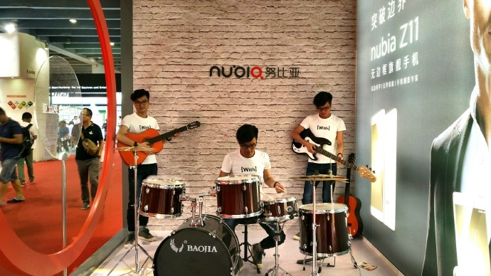 上陣親兄弟 nubia Z11全系經(jīng)典亮相天翼展(圖4)